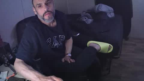 Snapshot of muffdiver718 chatting on March 2, 5:08 am Muffdiver online show from March 2, 5:08 am