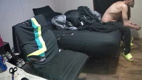 Snapshot of muffdiver718 chatting on March 3, 2:18 am Muffdiver online show from March 3, 2:18 am