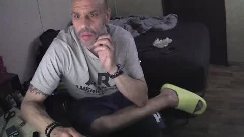 Snapshot of muffdiver718 chatting on March 13, 4:52 am Muffdiver online show from March 13, 4:52 am