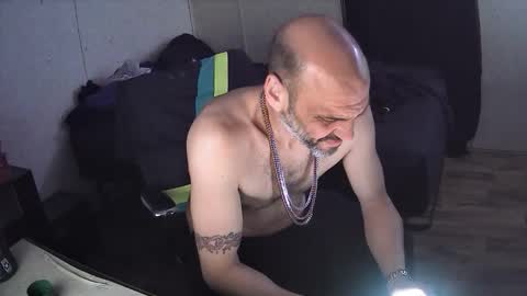 Snapshot of muffdiver718 chatting on March 24, 2:38 am Muffdiver online show from March 24, 2:38 am