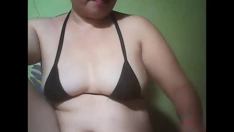 Snapshot of muffy_bunny chatting on February 4, 9:28 am muffy_bunny online show from February 4, 9:28 am