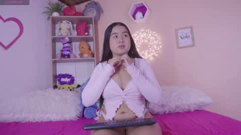 Snapshot of mulan_22_ chatting on June 10, 1:21 pm mulan_22_ online show from June 10, 1:21 pm