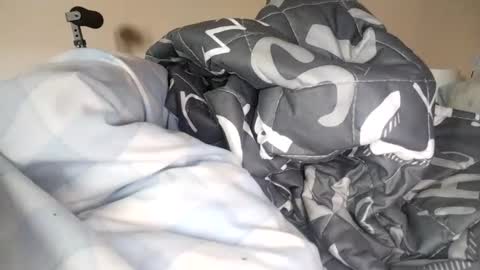 Snapshot of mulato44 chatting on January 6, 11:07 am Laly online show from January 6, 11:07 am