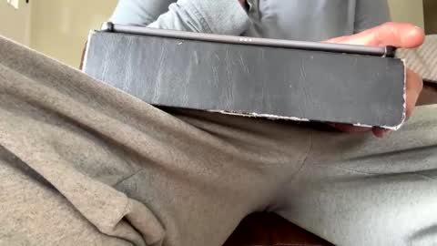 Snapshot of mullato_milkshake chatting on April 6, 6:31 pm Kai online show from April 6, 6:31 pm