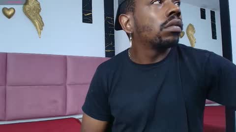 Snapshot of muller_asher chatting on October 5, 2:21 am Muller Asher online show from October 5, 2:21 am