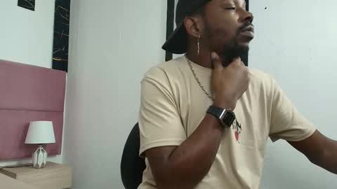 Snapshot of muller_asher chatting on October 9, 4:32 am Muller Asher online show from October 9, 4:32 am