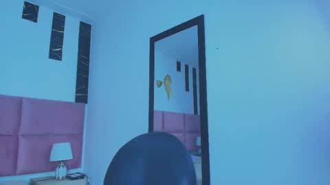 Snapshot of muller_asher chatting on November 4, 3:49 am Muller Asher online show from November 4, 3:49 am