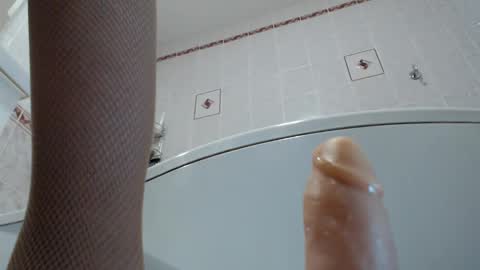 Snapshot of mullty chatting on January 14, 5:08 am Mullty online show from January 14, 5:08 am