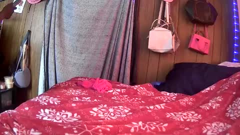 Snapshot of mumnxdor chatting on April 3, 3:43 pm mumnxdor online show from April 3, 3:43 pm