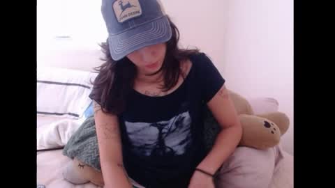 Snapshot of munchi_ chatting on April 3, 5:44 pm online show from April 3, 5:44 pm
