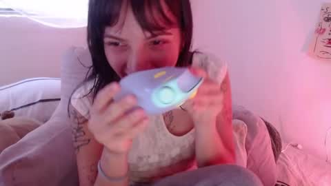 Snapshot of munchi_ chatting on April 22, 8:32 pm online show from April 22, 8:32 pm
