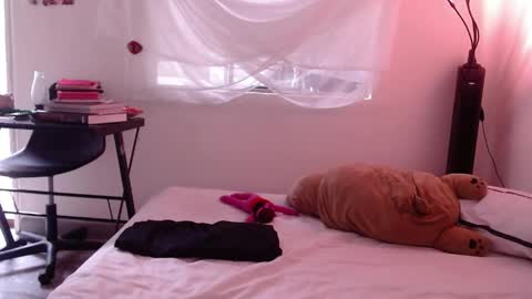 Snapshot of munchi_ chatting on May 18, 8:36 pm online show from May 18, 8:36 pm