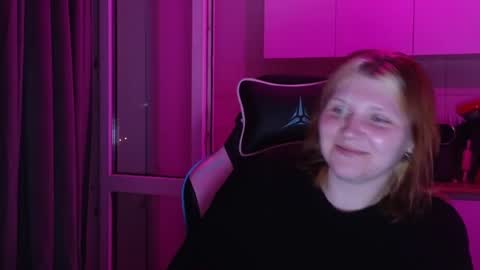 Snapshot of mura_muur chatting on June 3, 5:18 pm Milana online show from June 3, 5:18 pm