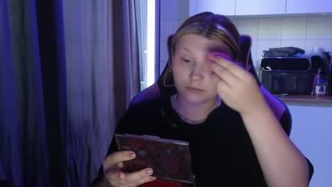 Snapshot of mura_muur chatting on June 10, 2:05 pm Milana online show from June 10, 2:05 pm