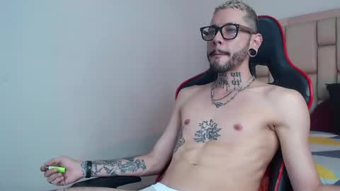 Snapshot of murdockh chatting on January 27, 8:18 am murdok online show from January 27, 8:18 am