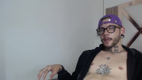 Snapshot of murdockh chatting on February 18, 8:59 am murdok online show from February 18, 8:59 am