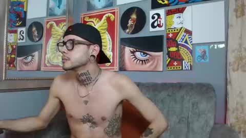 Snapshot of murdockh chatting on September 17, 4:14 am murdok online show from September 17, 4:14 am