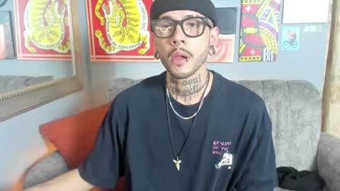 Snapshot of murdockh chatting on October 20, 3:40 am murdok online show from October 20, 3:40 am