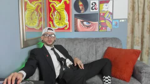 Snapshot of murdockh chatting on November 8, 5:07 am murdok online show from November 8, 5:07 am