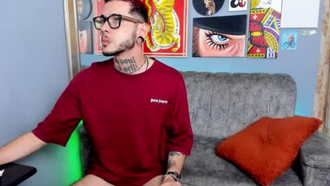 Snapshot of murdockh chatting on November 15, 5:49 am murdok online show from November 15, 5:49 am