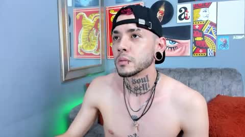 Snapshot of murdockh chatting on December 1, 8:03 pm murdok online show from December 1, 8:03 pm