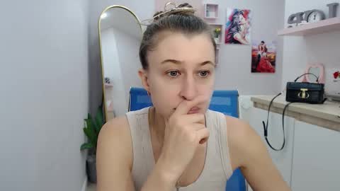 muriel_elvin online show from September 12, 8:47 am