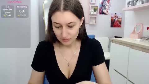 muriel_elvin online show from September 15, 9:31 am