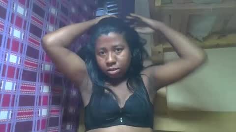 Snapshot of murielleee chatting on March 17, 7:33 am murielleee online show from March 17, 7:33 am