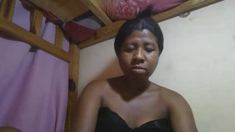 Snapshot of murielleee chatting on March 23, 4:11 pm murielleee online show from March 23, 4:11 pm