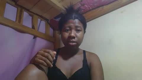 Snapshot of murielleee chatting on March 24, 7:35 am murielleee online show from March 24, 7:35 am