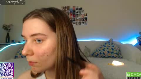 Snapshot of murrrworren chatting on February 14, 11:53 pm Mira online show from February 14, 11:53 pm