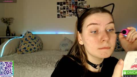 Snapshot of murrrworren chatting on February 25, 5:52 am Mira online show from February 25, 5:52 am