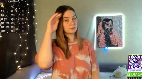 Snapshot of murrrworren chatting on December 19, 9:11 pm Mira online show from December 19, 9:11 pm