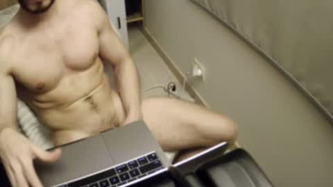 Snapshot of muscle_boy2345 chatting on September 20, 5:19 am muscle_boy2345 online show from September 20, 5:19 am