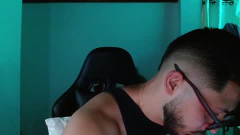 Snapshot of muscle_cock32 chatting on September 22, 10:12 pm David Big online show from September 22, 10:12 pm