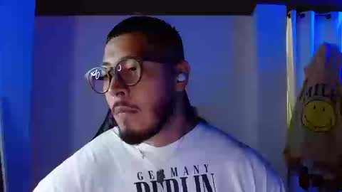 Snapshot of muscle_cock32 chatting on September 24, 5:38 pm David Big online show from September 24, 5:38 pm