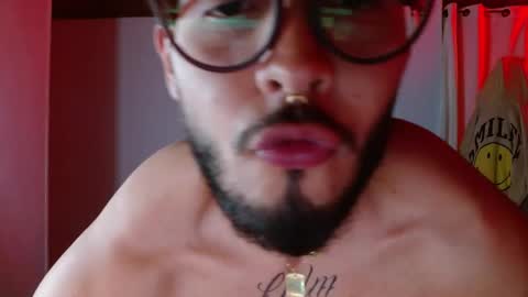 Snapshot of muscle_cock32 chatting on October 3, 10:29 pm David Big online show from October 3, 10:29 pm