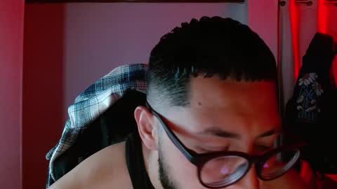 Snapshot of muscle_cock32 chatting on October 12, 8:35 am David Big online show from October 12, 8:35 am