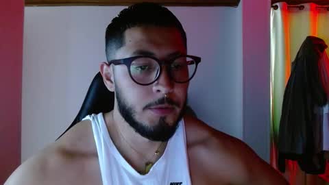 Snapshot of muscle_cock32 chatting on October 15, 4:29 pm David Big online show from October 15, 4:29 pm