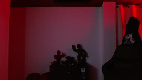 Snapshot of muscle_cock32 chatting on October 21, 9:21 am David Big online show from October 21, 9:21 am