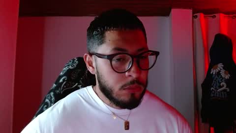 Snapshot of muscle_cock32 chatting on October 22, 8:14 am David Big online show from October 22, 8:14 am