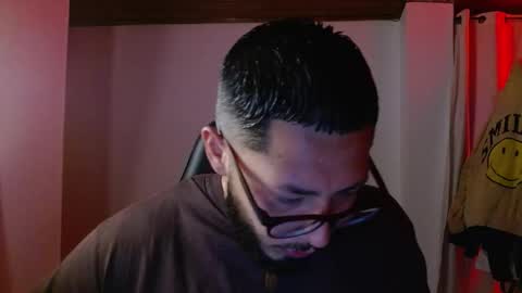 Snapshot of muscle_cock32 chatting on November 3, 9:21 am David Big online show from November 3, 9:21 am