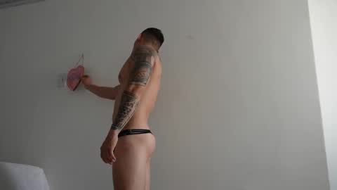 muscle_king_cum online show from February 28, 2:29 pm