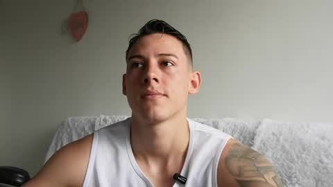 muscle_king_cum online show from June 6, 2:00 pm
