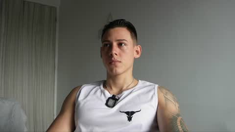 muscle_king_cum online show from June 16, 2:52 pm