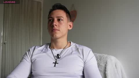 muscle_king_cum online show from June 23, 1:20 pm