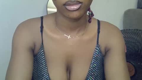 muscle_queen0 online show from March 5, 8:16 pm