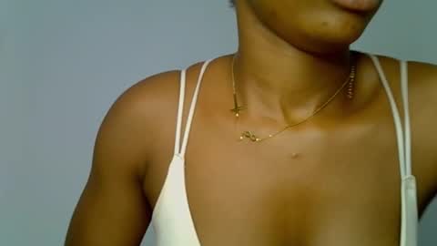 muscle_queen0 online show from March 17, 8:12 pm