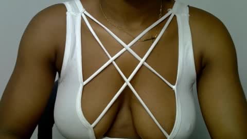 muscle_queen0 online show from March 22, 9:23 am