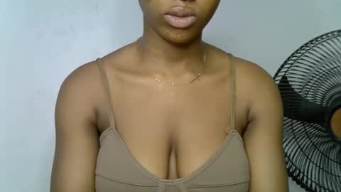 muscle_queen0 online show from March 29, 10:15 am